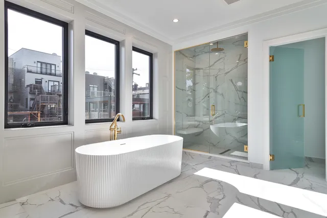 $2,095,000 | 1907 West Wolfram Street, Chicago, IL 60657
