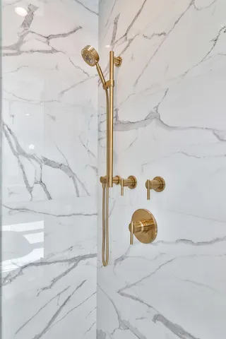 $2,095,000 | 1907 West Wolfram Street, Chicago, IL 60657