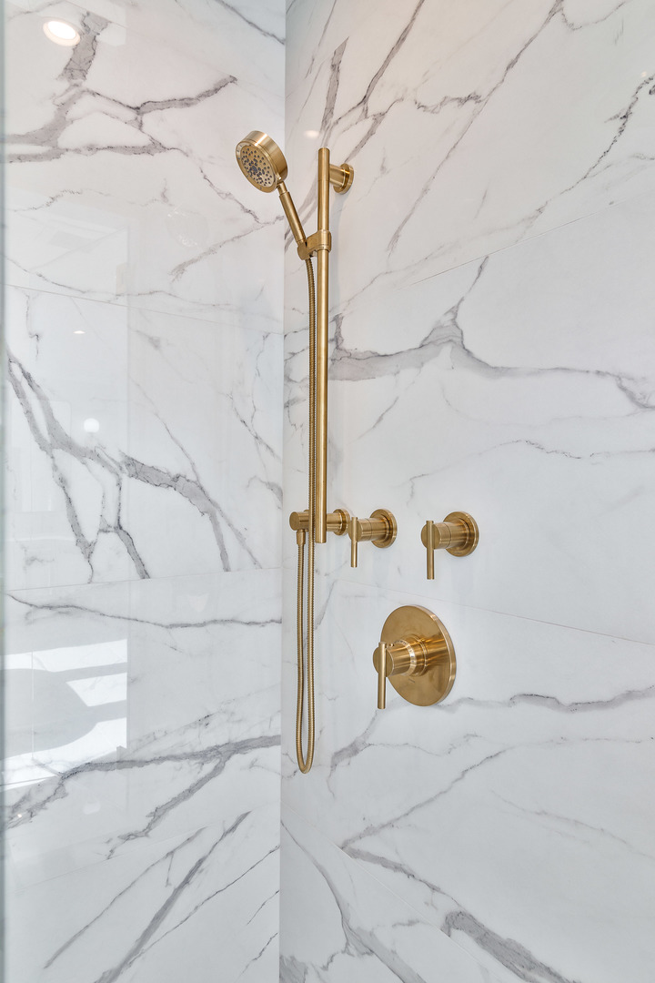 1907 West Wolfram Street Chicago, IL 60657 - Photo 21 of 35