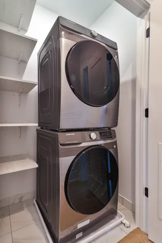 $2,095,000 | 1907 West Wolfram Street, Chicago, IL 60657