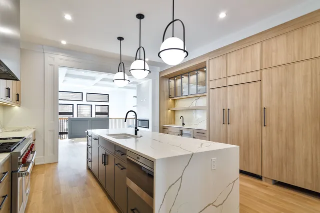 $2,095,000 | 1907 West Wolfram Street, Chicago, IL 60657