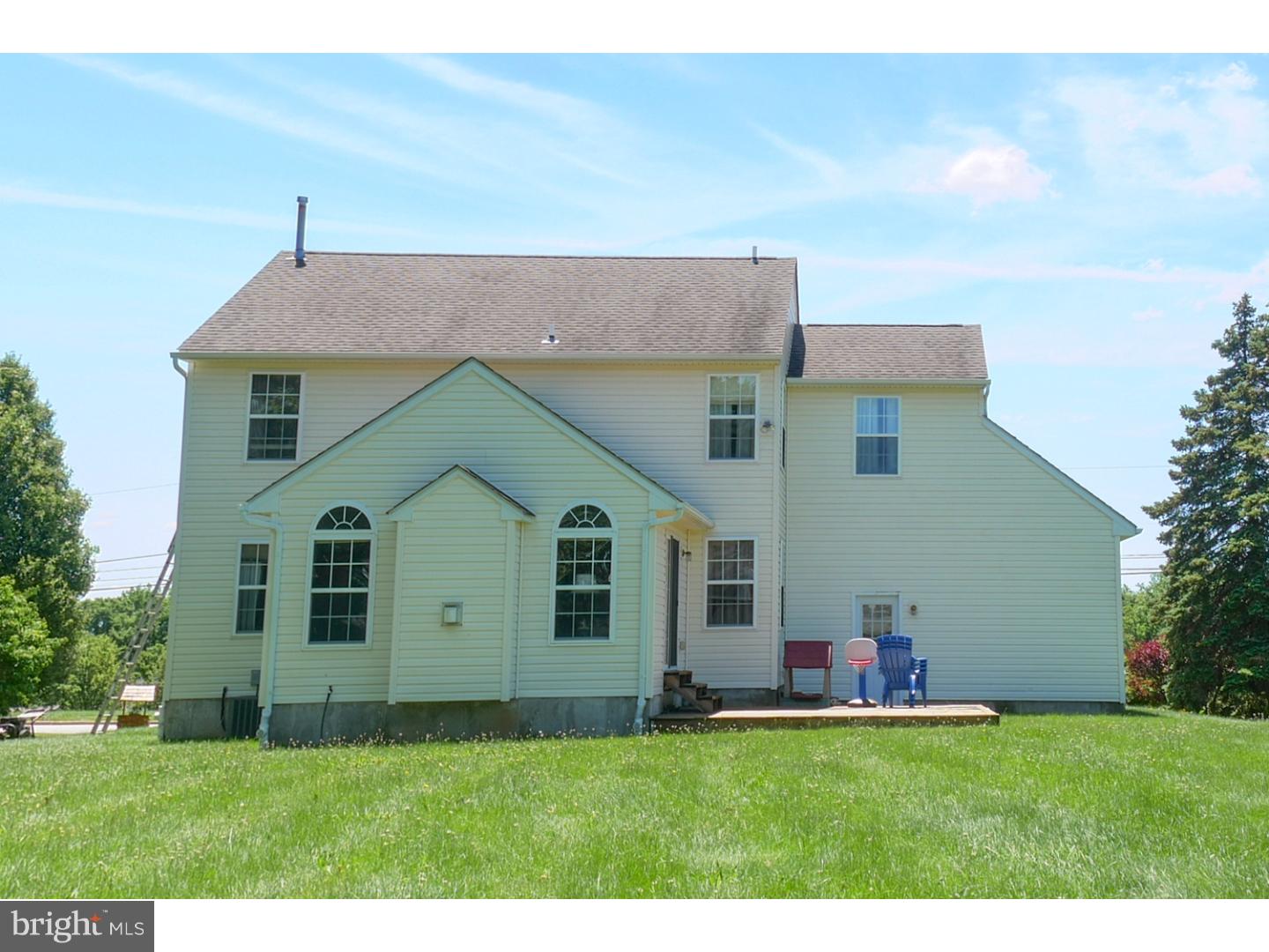 603 Tryens Road Aston, PA 19014 - Photo 2 of 25 Back Yard
