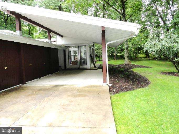 3515 Gardenview Road Pikesville, MD 21208 - Photo 11 of 25 Carport
