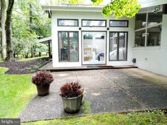 3515 Gardenview Road Pikesville, MD 21208 - Photo 9 of 25 Exterior Sunroom Patio