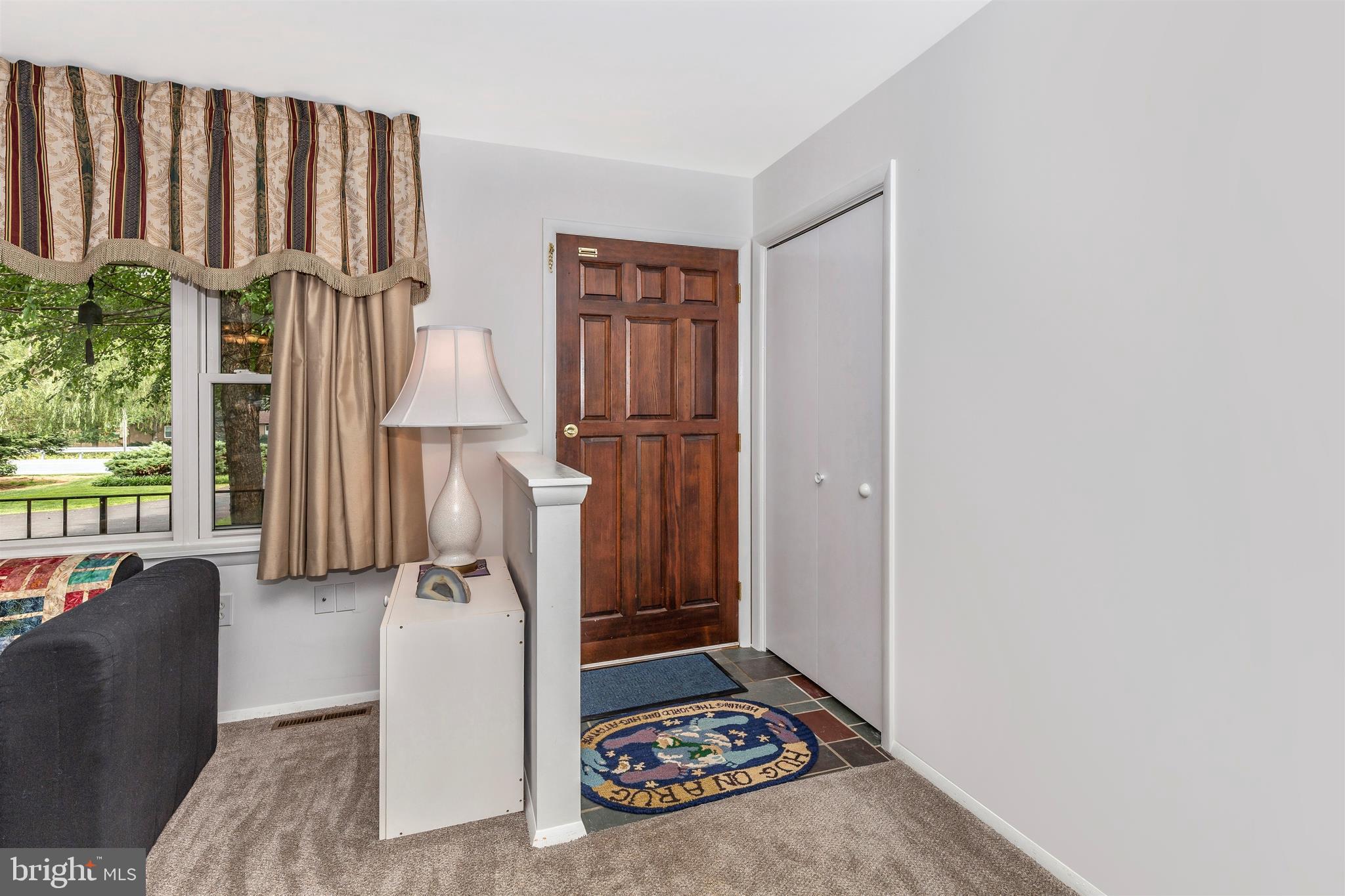 5400 Ridge Road Mount Airy, MD 21771 - Photo 4 of 35 Foyer