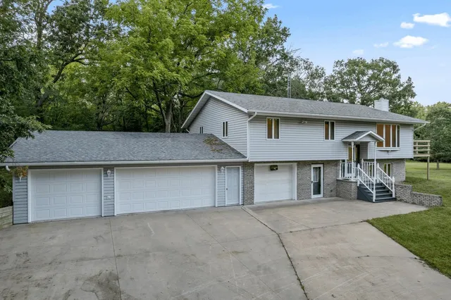 $499,000 | W8325 Larson Lane, New Lisbon, WI 53950