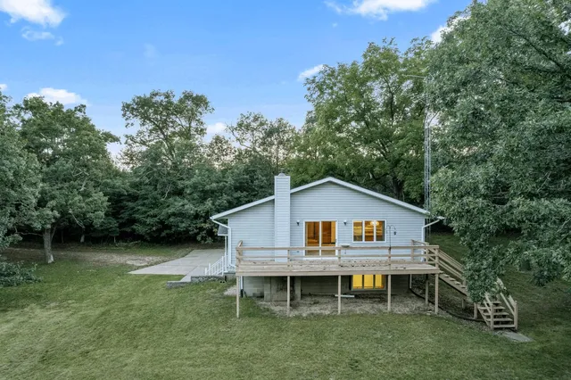 $499,000 | W8325 Larson Lane, New Lisbon, WI 53950