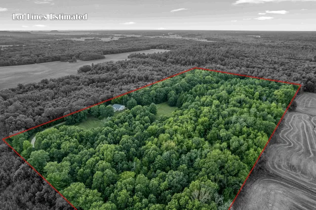 $499,000 | W8325 Larson Lane, New Lisbon, WI 53950