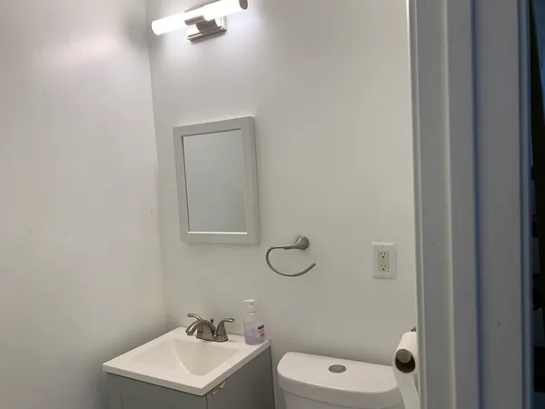 $3,860 | 3203 Oak Court, Hazel Crest, IL 60429