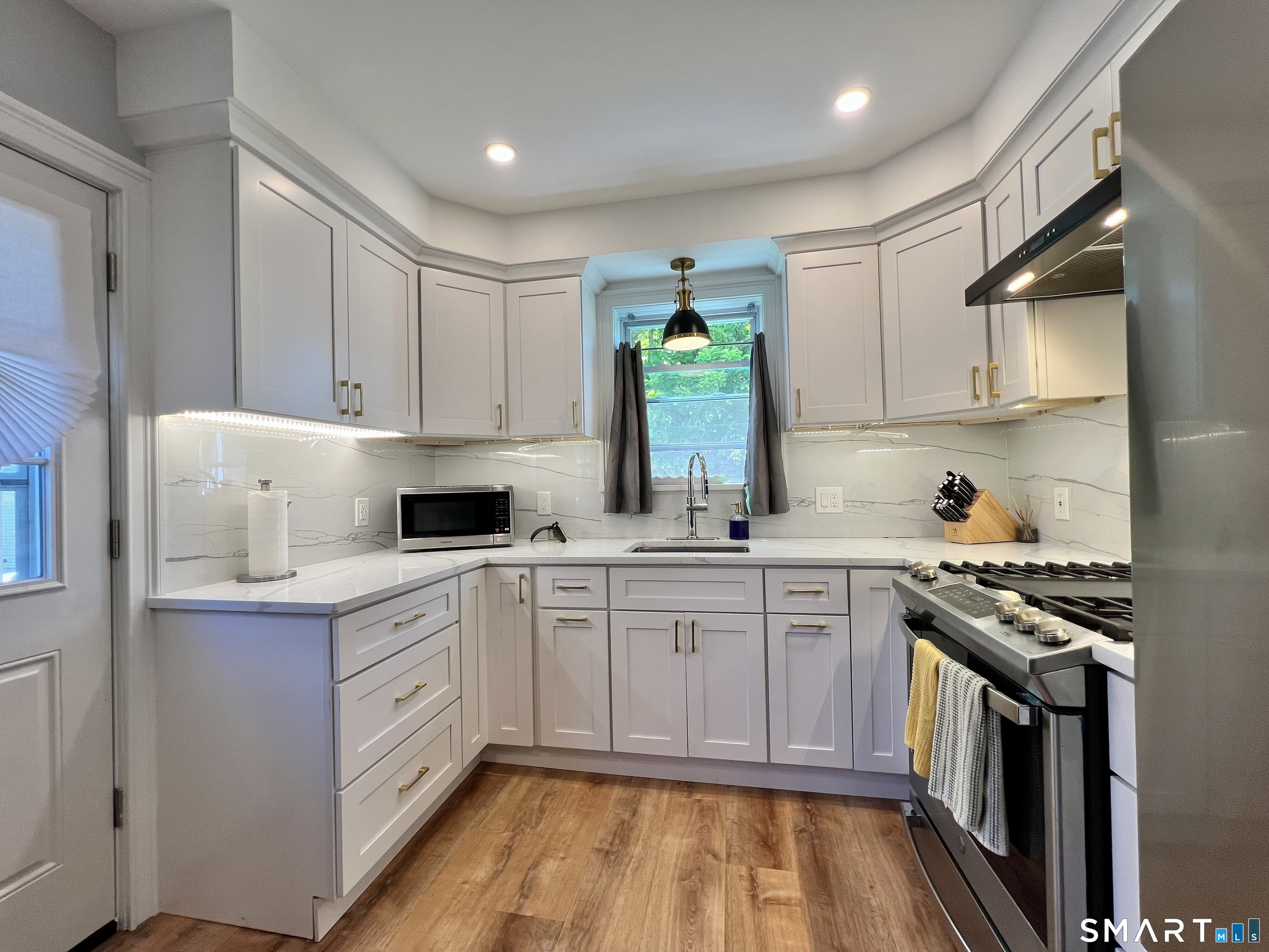 444 Huntington Road Stratford, CT 06614 - Photo 16 of 20