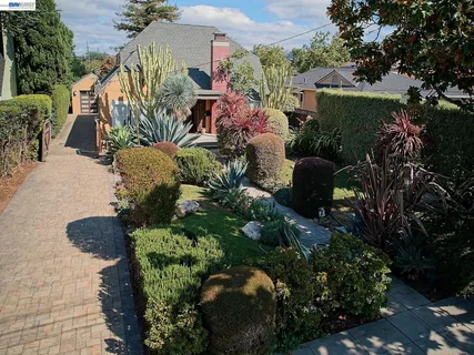 $995,000 | 574 Broadmoor Boulevard, San Leandro, CA 94577