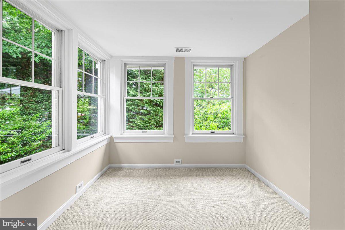 4651 Q Street Northwest Washington, DC 20007 - Photo 35 of 62 Gallery Image 35