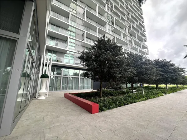 a view of a multi story building