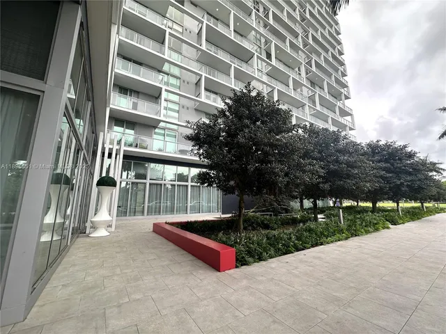 a view of a multi story building