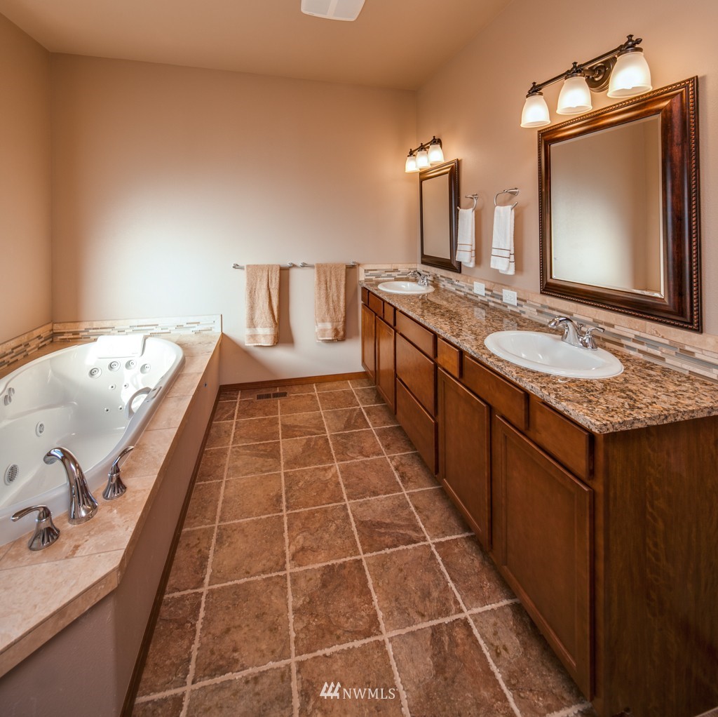 1379 West Smith Road Ferndale, WA 98248 - Photo 10 of 15