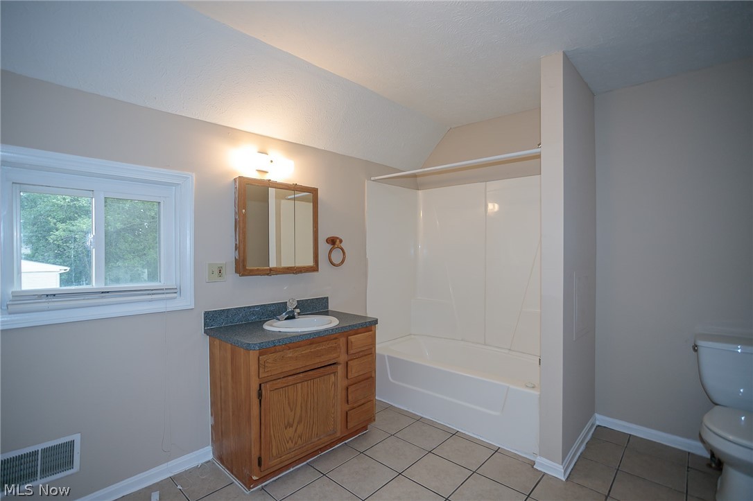 390 Arbor Road Cleveland, OH 44108 - Photo 26 of 33 Gallery Image 26
