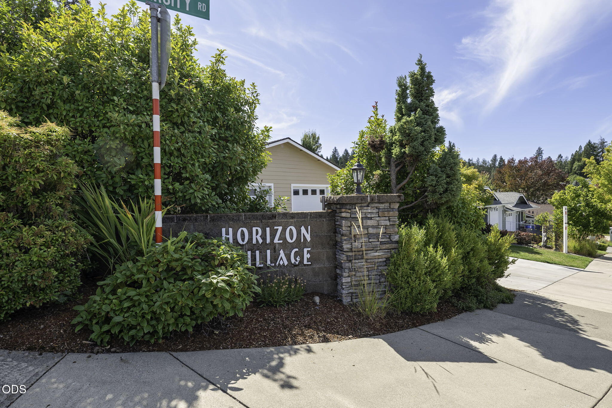 3036 Southwest University Road, Unit 30363038 Grants Pass, OR 97527 - Photo 6 of 24 Gallery Image 6