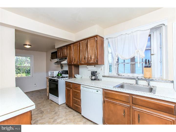 72 Harvard Road Havertown, PA 19083 - Photo 4 of 22