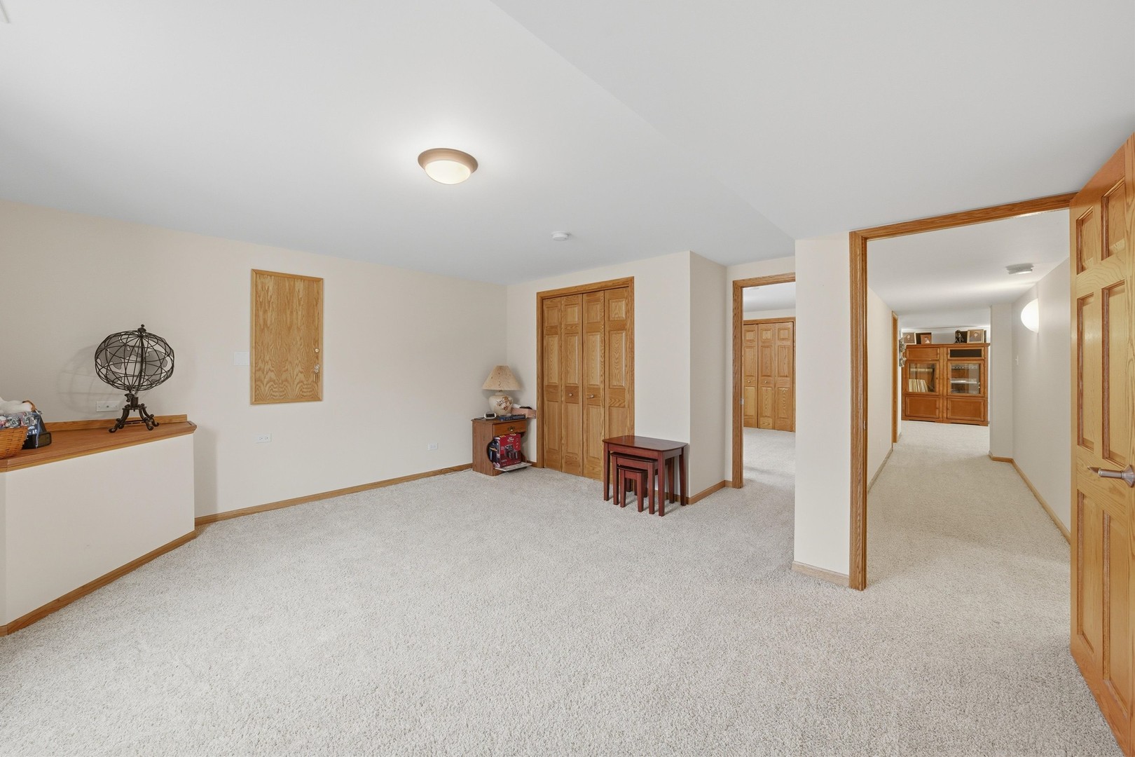 3688 Warwick Drive Crete, IL 60417 - Photo 23 of 27 a view of a livingroom with furniture and a window