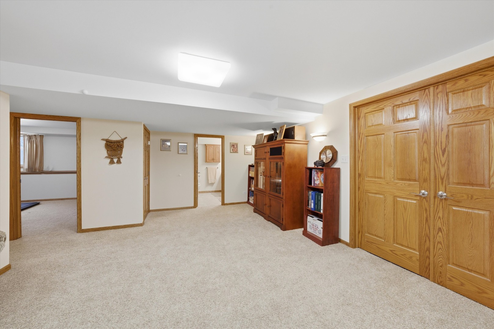 3688 Warwick Drive Crete, IL 60417 - Photo 25 of 27 an empty room with closet and mirror