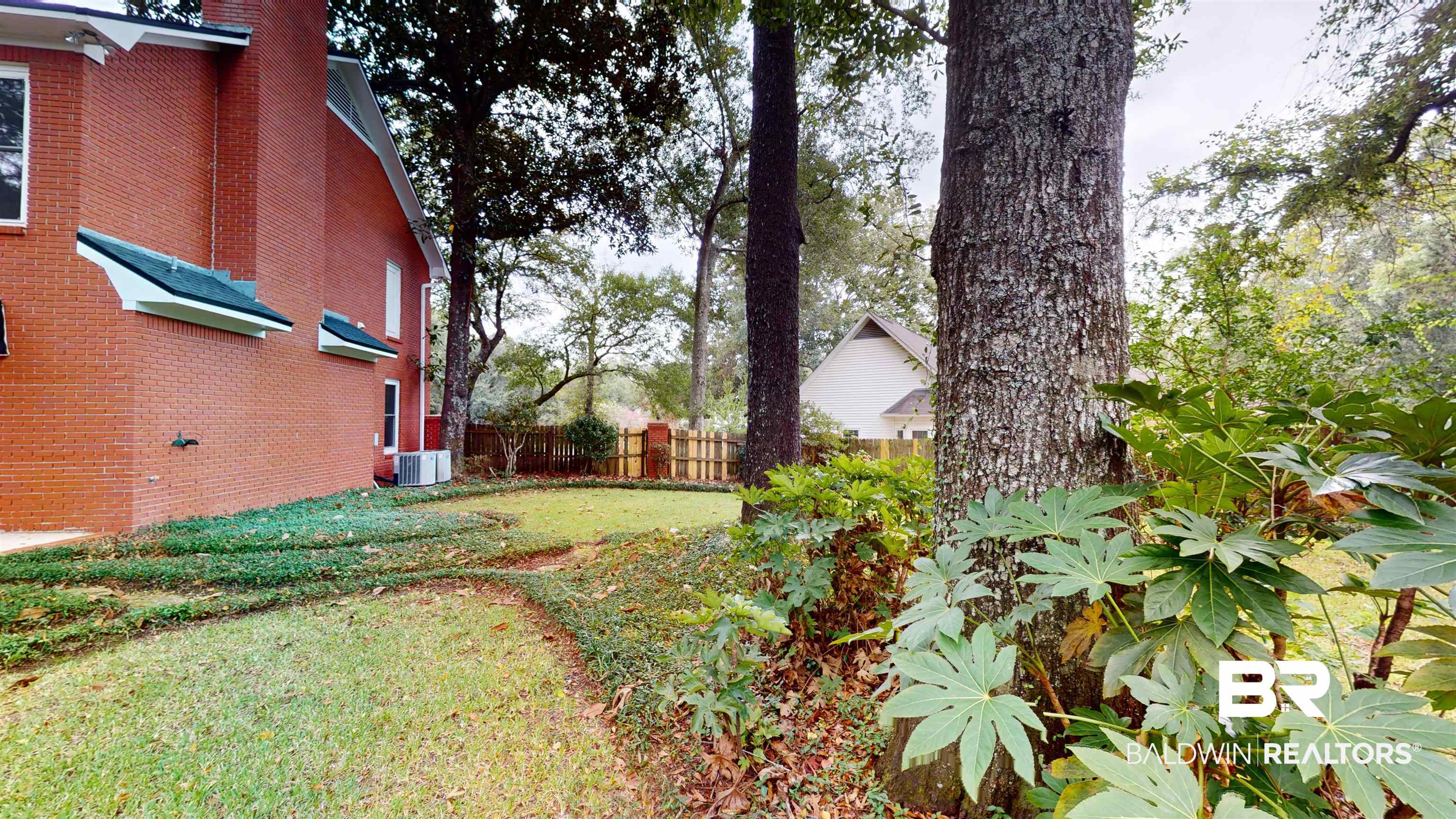 5700 North Regency Court Mobile, AL 36609 - Photo 19 of 24 Back Yard