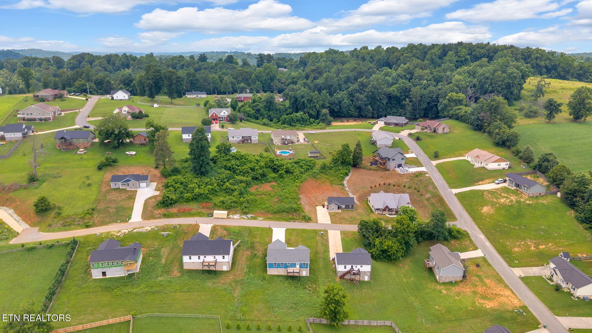 141 Middle Glen Road Maynardville, TN 37807 - Photo 38 of 41 an aerial view of a house with yard swimming pool and outdoor seating