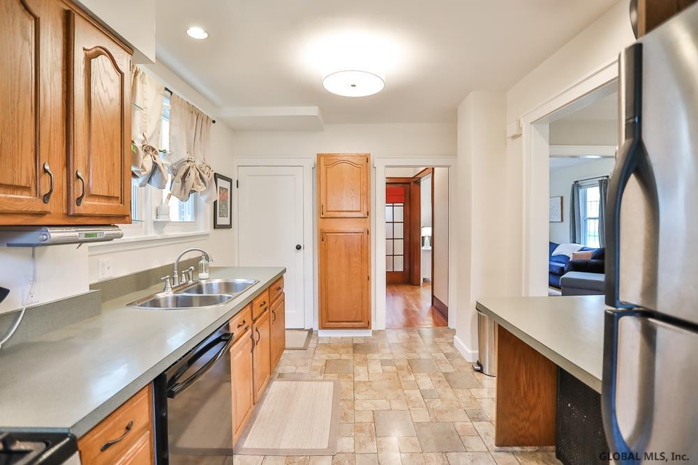 174 Whitehall Road Albany, NY 12209 - Photo 26 of 45 Photo 29