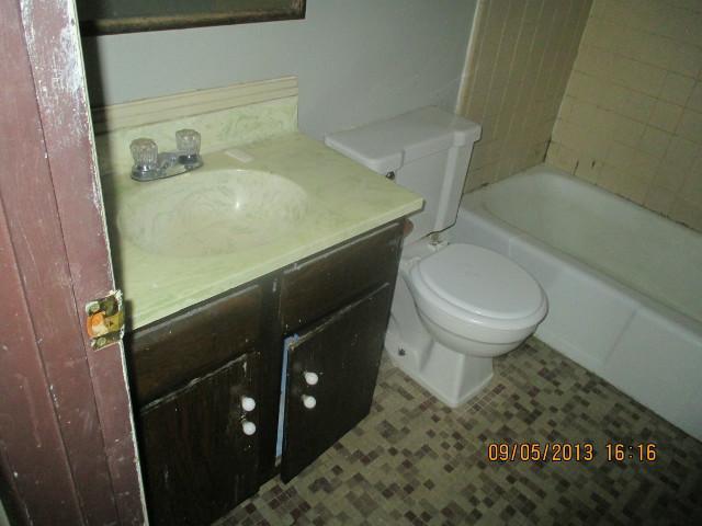 5708 Beechcroft Road, Unit L Columbus, OH 43229 - Photo 2 of 10 Gallery Image 2
