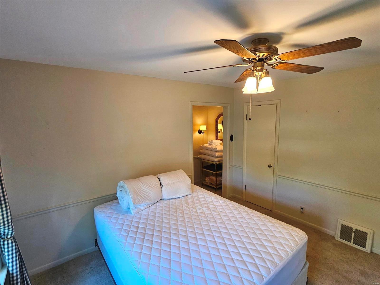 224 Newton Place Ballwin, MO 63021 - Photo 13 of 21