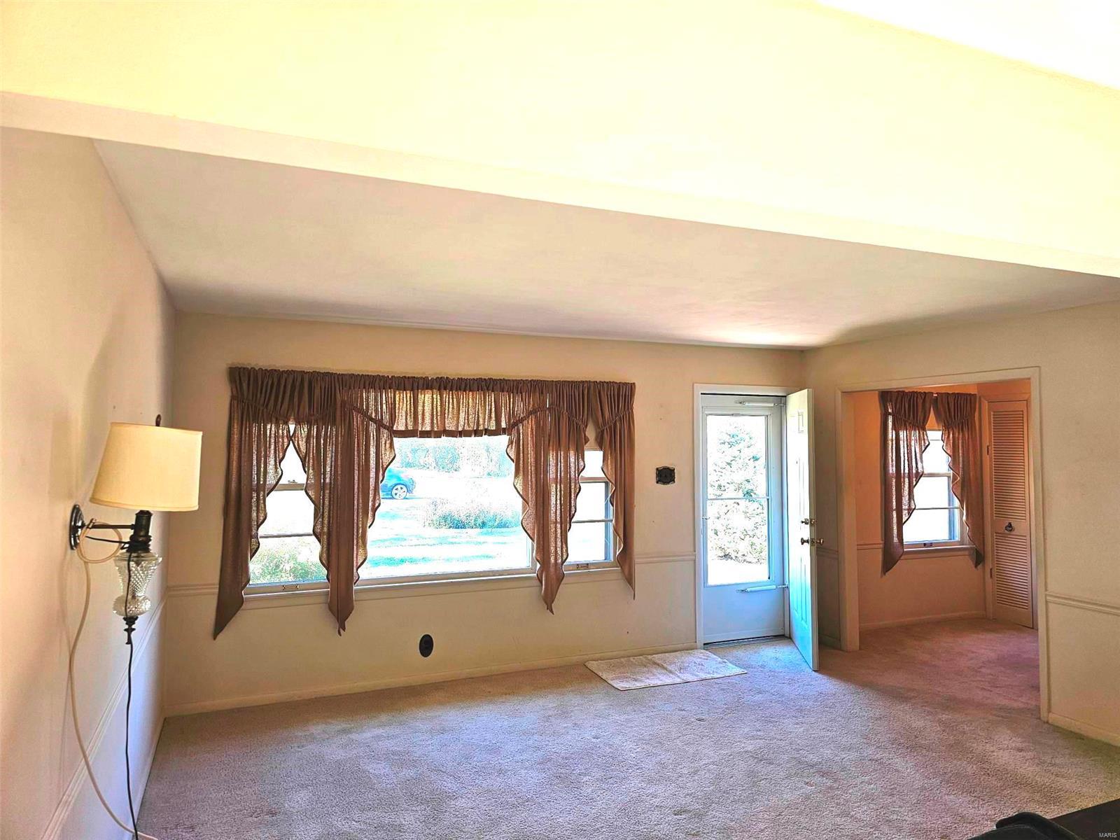 224 Newton Place Ballwin, MO 63021 - Photo 2 of 21