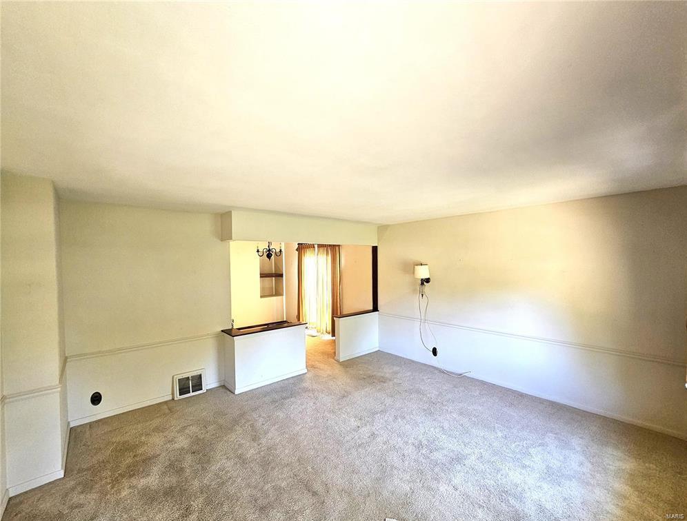 224 Newton Place Ballwin, MO 63021 - Photo 4 of 21