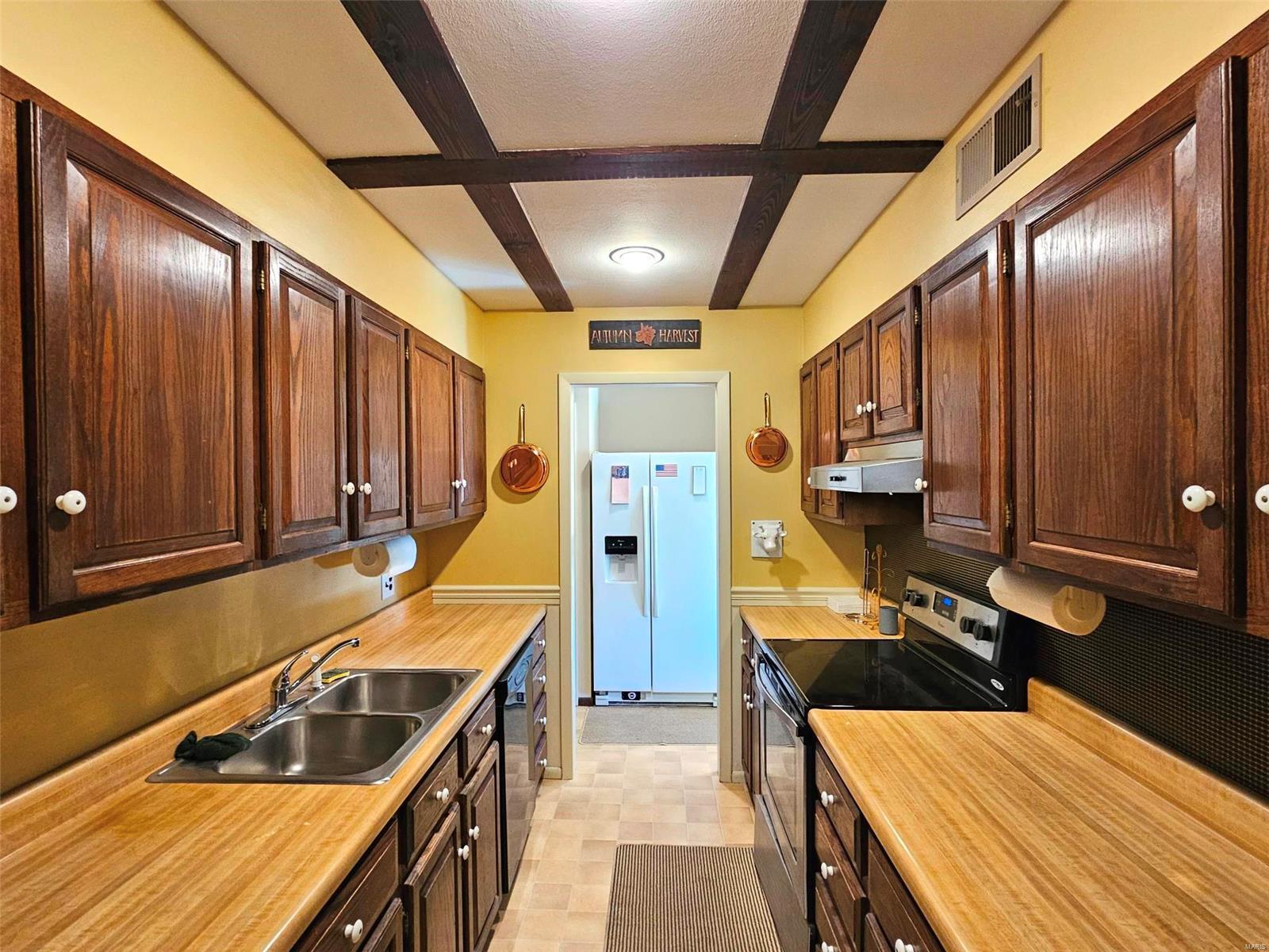 224 Newton Place Ballwin, MO 63021 - Photo 5 of 21