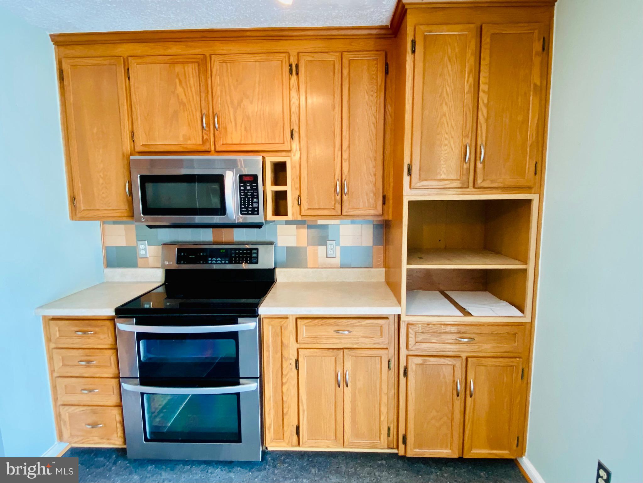 152 Oakview Drive Southeast Leesburg, VA 20175 - Photo 15 of 33