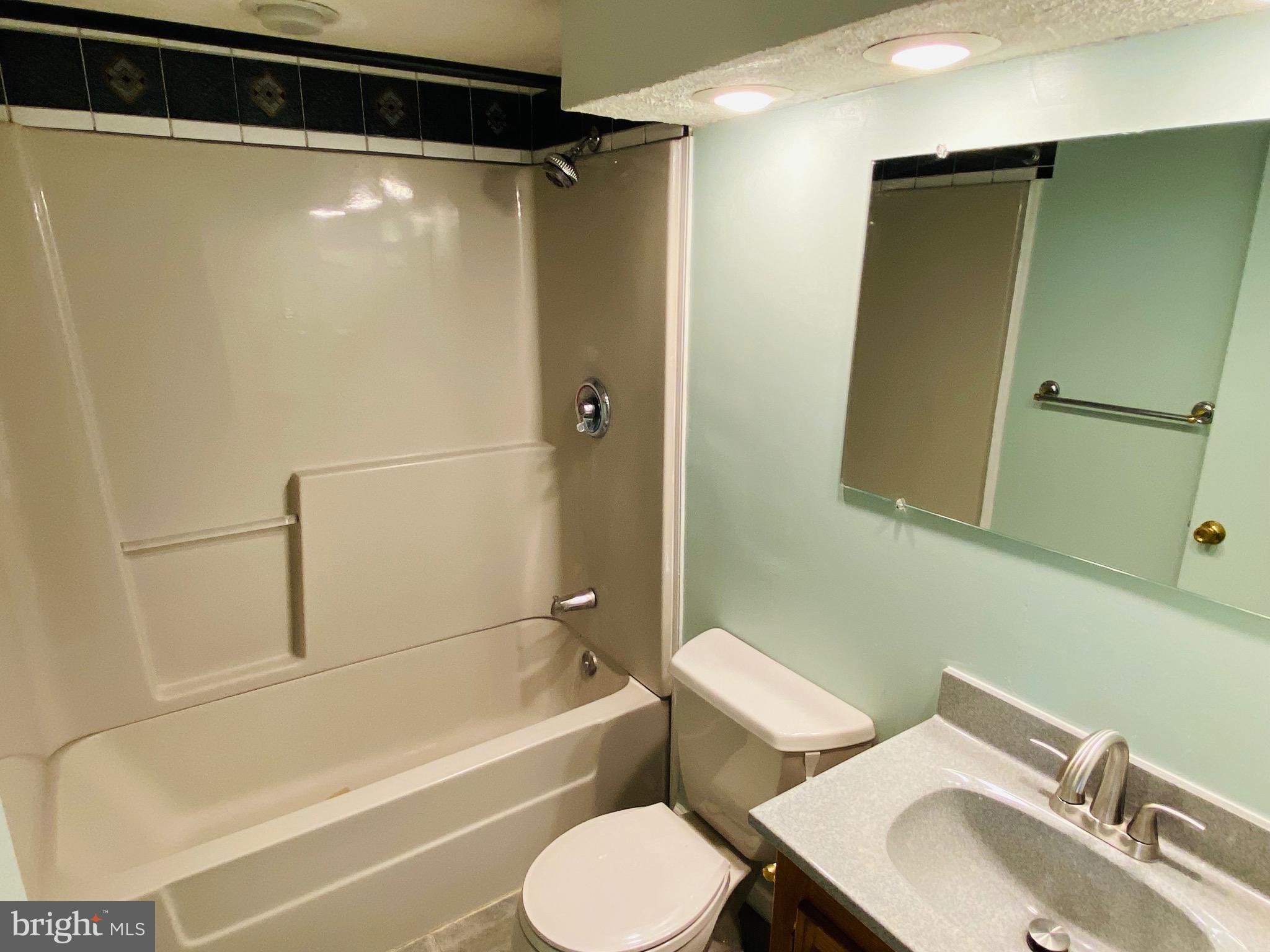 152 Oakview Drive Southeast Leesburg, VA 20175 - Photo 29 of 33