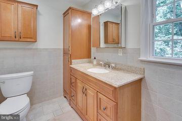 4858 Sideburn Road Fairfax, VA 22032 - Photo 15 of 30 Bath