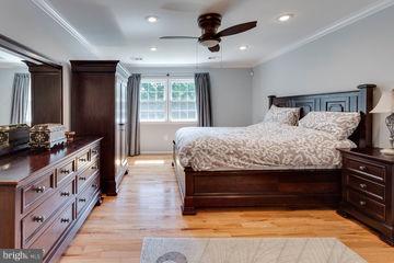 4858 Sideburn Road Fairfax, VA 22032 - Photo 20 of 30 Bedroom (Master)