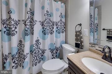 4858 Sideburn Road Fairfax, VA 22032 - Photo 27 of 30 Bath