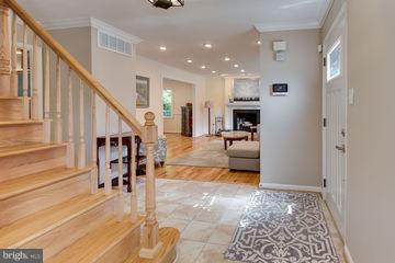 4858 Sideburn Road Fairfax, VA 22032 - Photo 4 of 30 Interior (General)