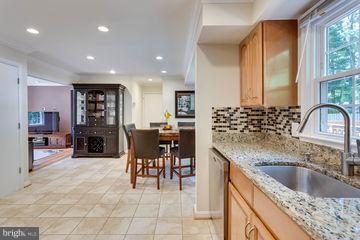 4858 Sideburn Road Fairfax, VA 22032 - Photo 9 of 30 Kitchen