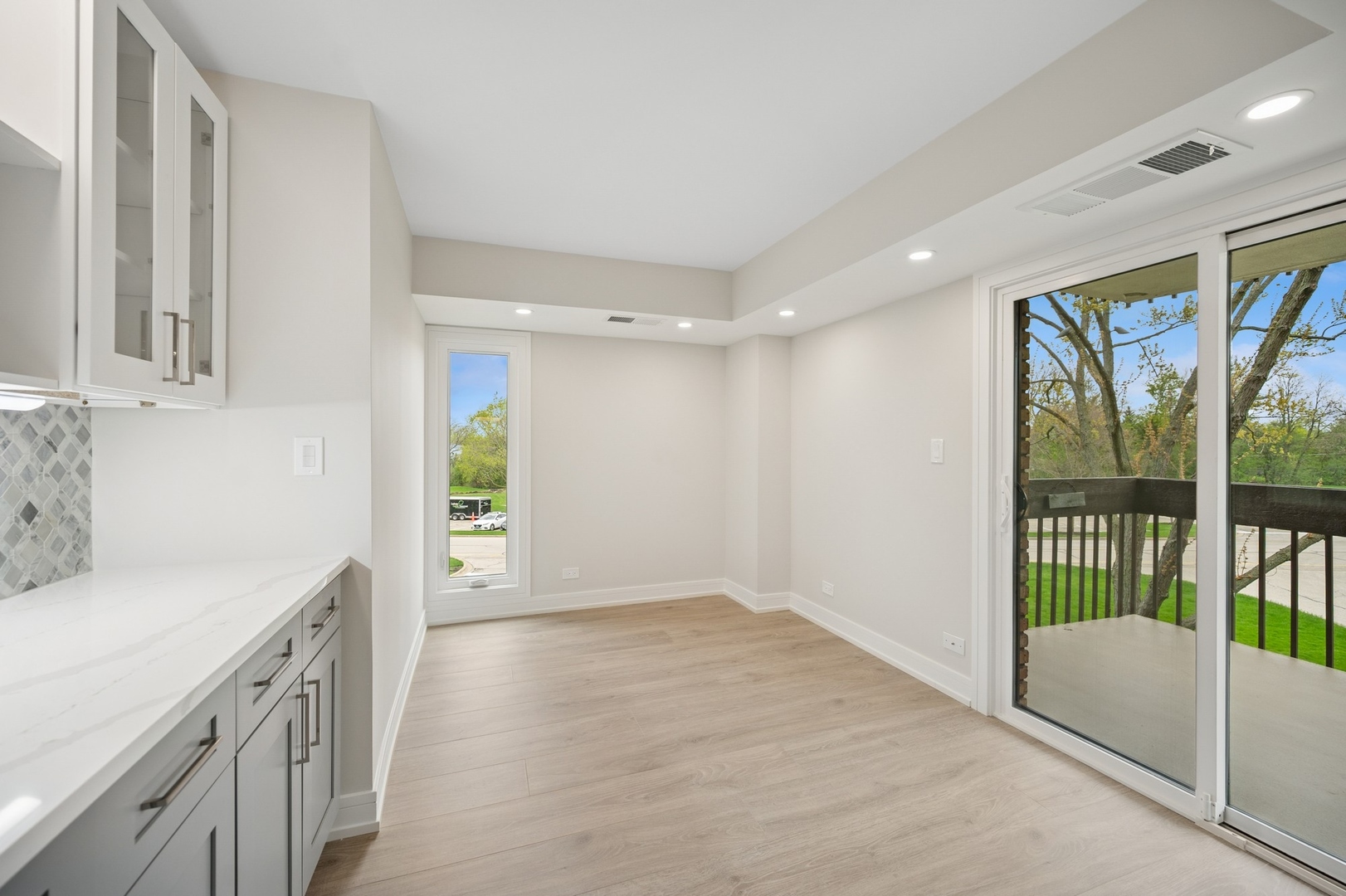 3801 Mission Hills Road, Unit 210 Northbrook, IL 60062 - Photo 13 of 26 Gallery Image 13