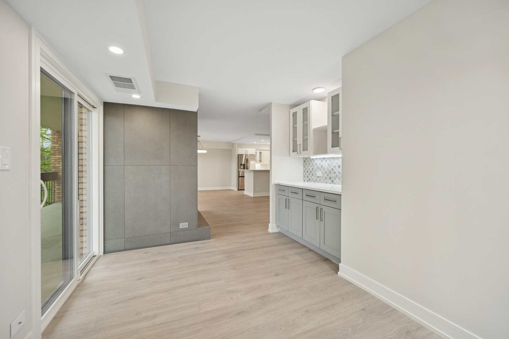 3801 Mission Hills Road, Unit 210 Northbrook, IL 60062 - Photo 14 of 26 Gallery Image 14