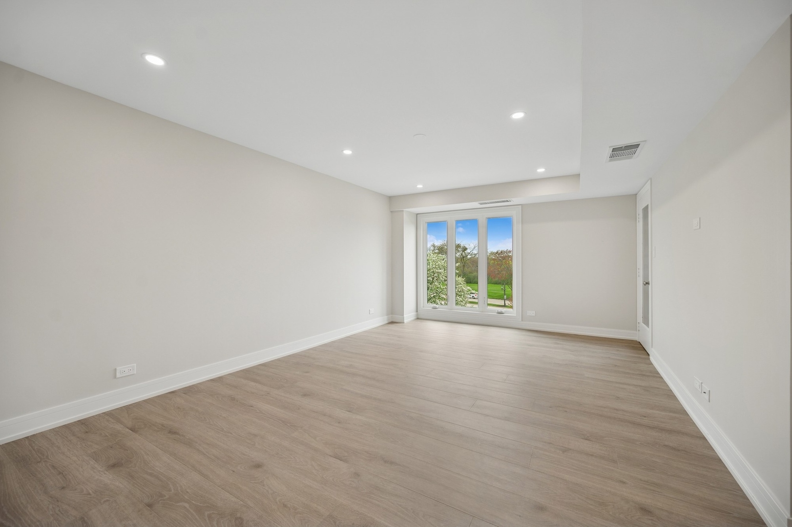 3801 Mission Hills Road, Unit 210 Northbrook, IL 60062 - Photo 15 of 26 Gallery Image 15