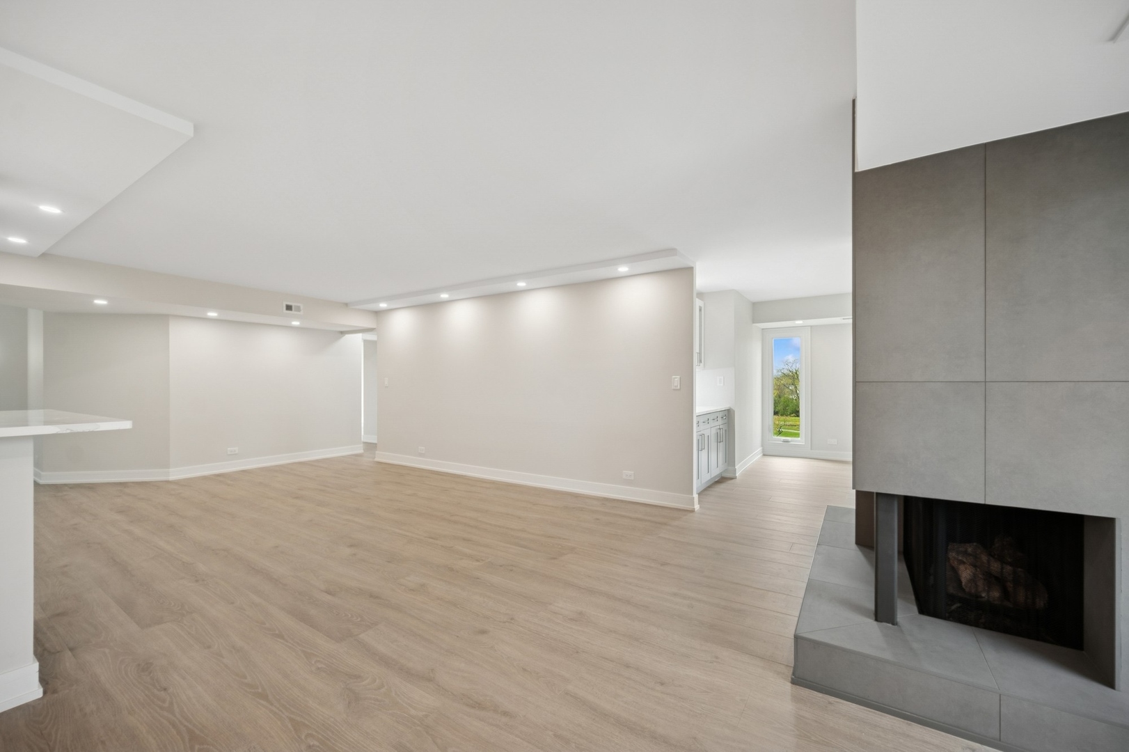 3801 Mission Hills Road, Unit 210 Northbrook, IL 60062 - Photo 6 of 26 Gallery Image 6