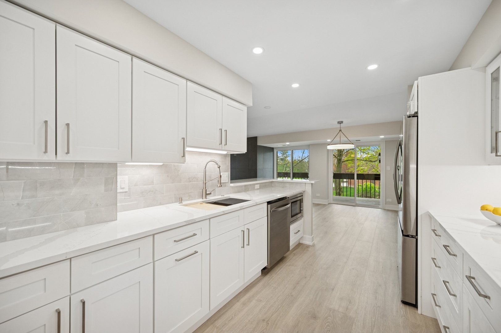 3801 Mission Hills Road, Unit 210 Northbrook, IL 60062 - Photo 10 of 26 Gallery Image 10