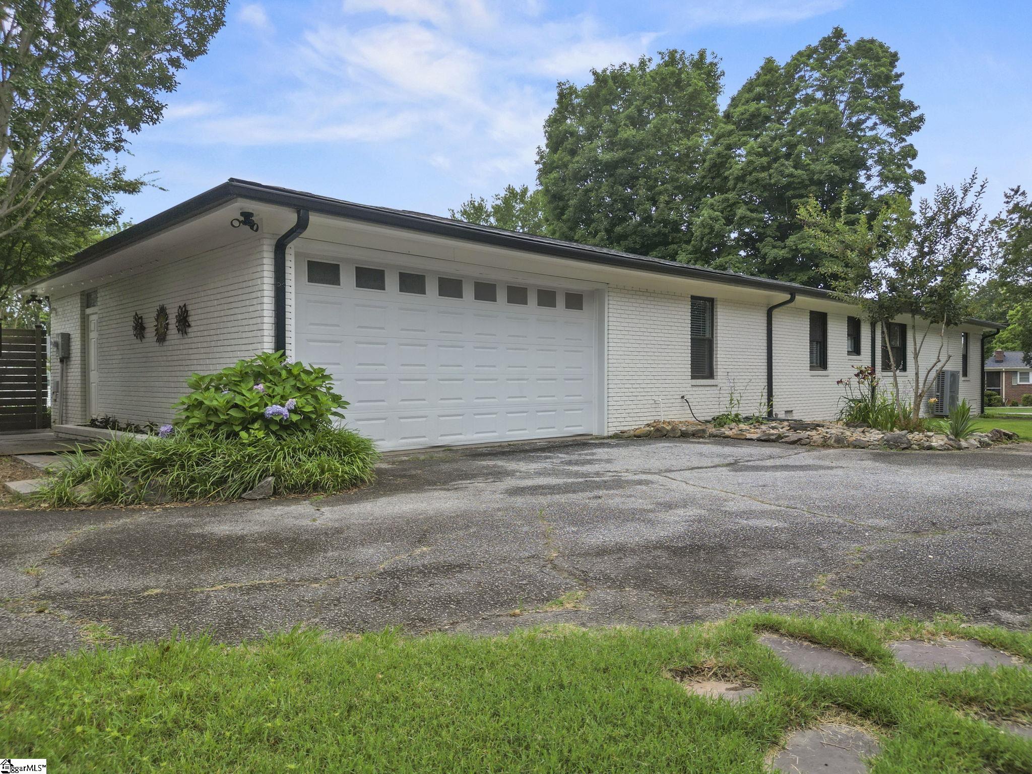 207 Oates Avenue Easley, SC 29640 - Photo 48 of 50