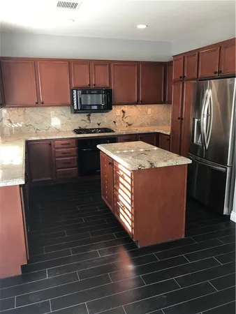 $4,799 | 26 Copperstone, Mission Viejo, CA 92692