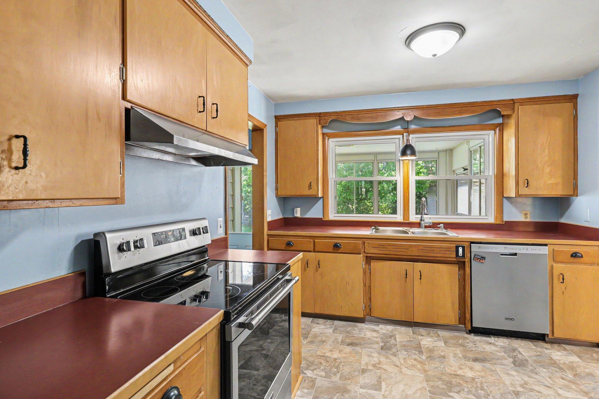 2117 Edwin Place Lansing, MI 48911 - Photo 24 of 37 014_file_7324