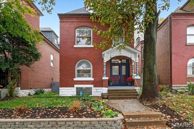 $399,900 | 2842 Shenandoah Avenue, St. Louis, MO 63104