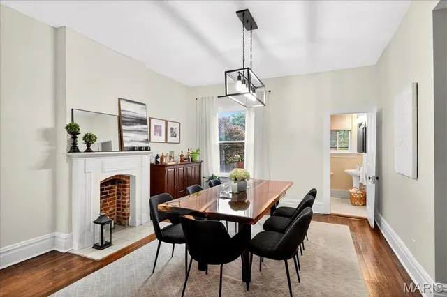 $399,900 | 2842 Shenandoah Avenue, St. Louis, MO 63104