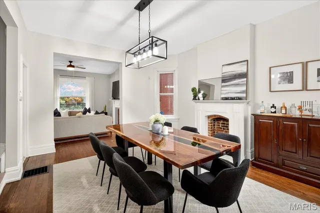 $399,900 | 2842 Shenandoah Avenue, St. Louis, MO 63104